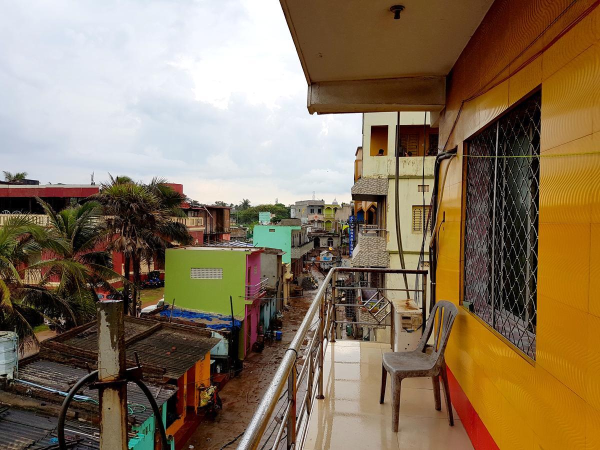 Hotel Swarg Puri Exterior photo