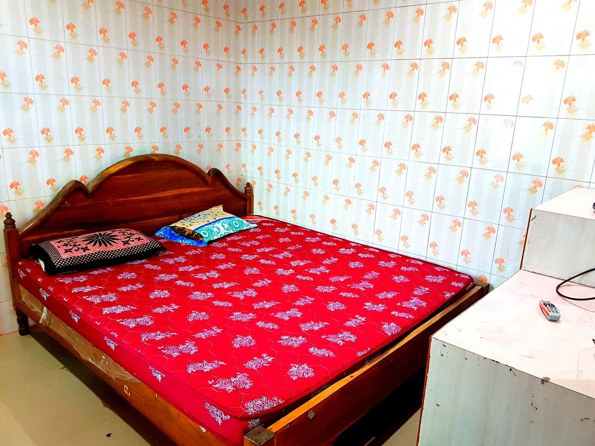 Hotel Swarg Puri Exterior photo